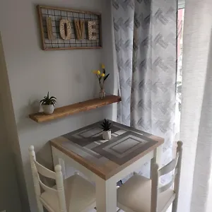 New Style Iris Apartamento